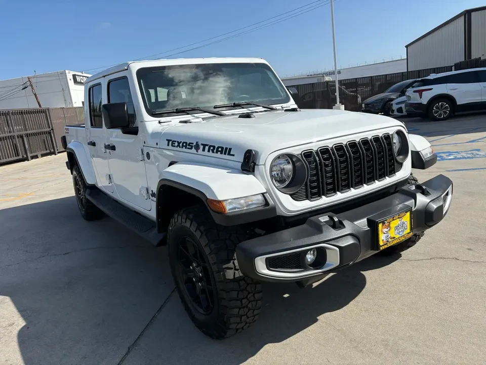 2024 Jeep JT Gladiator - Image 11 of 20