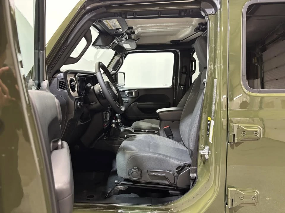 2024 Jeep JT Gladiator - Image 9 of 10
