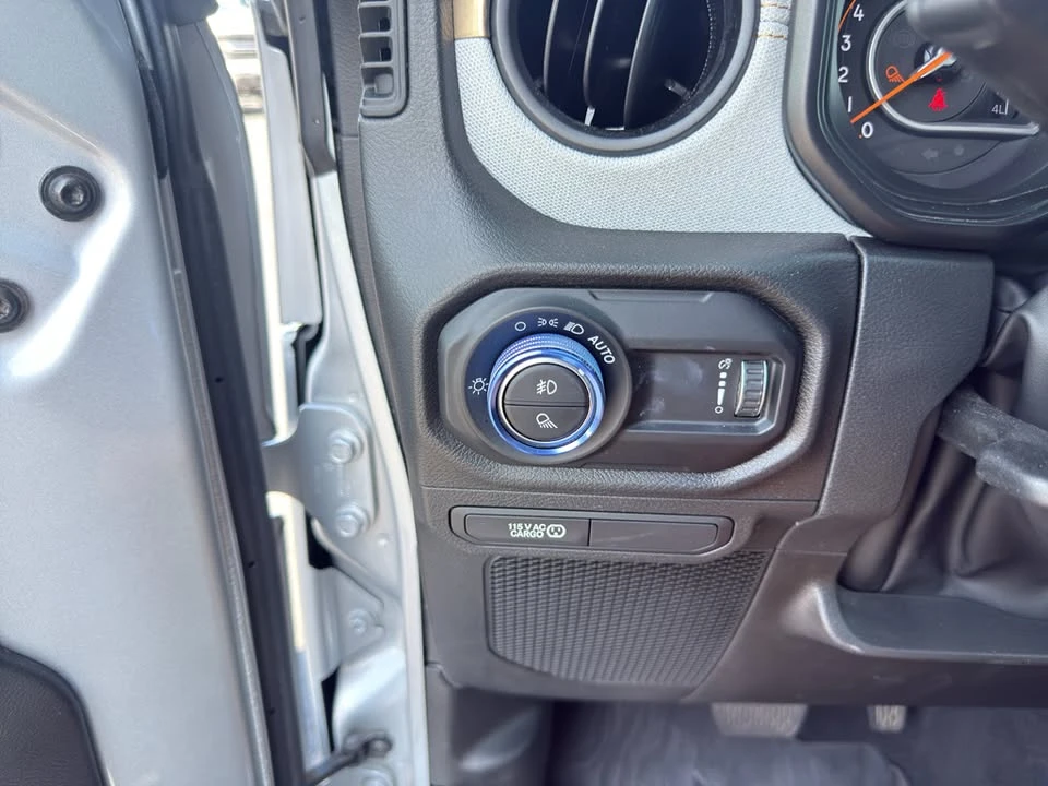 2024 Jeep JT Gladiator - Image 12 of 18