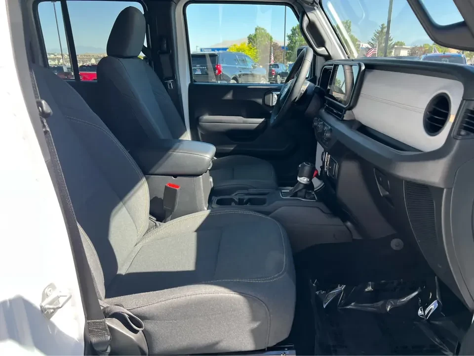 2024 Jeep JT Gladiator - Image 17 of 20