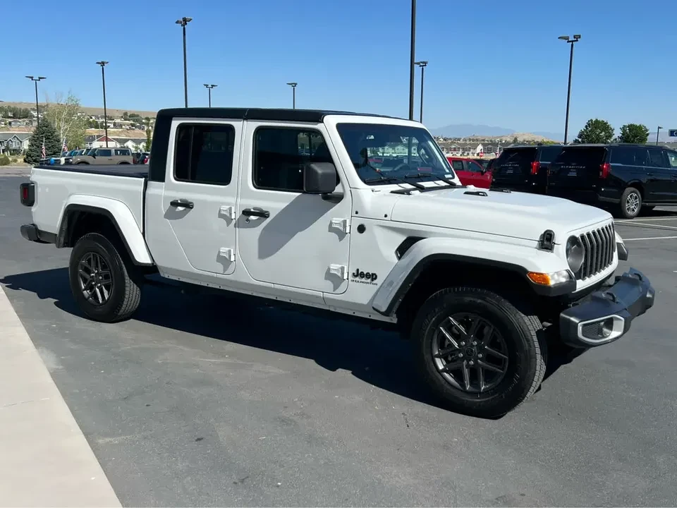 2024 Jeep JT Gladiator - Image 5 of 20