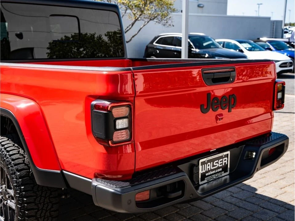 2024 Jeep JT Gladiator - Image 18 of 20