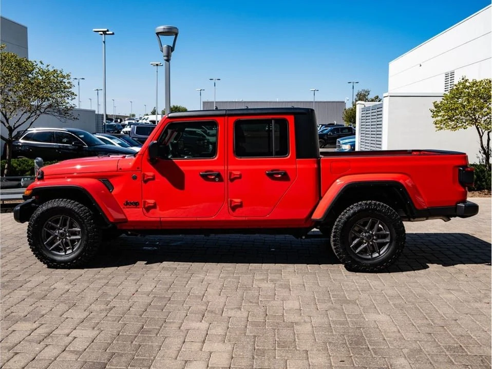 2024 Jeep JT Gladiator - Image 5 of 20