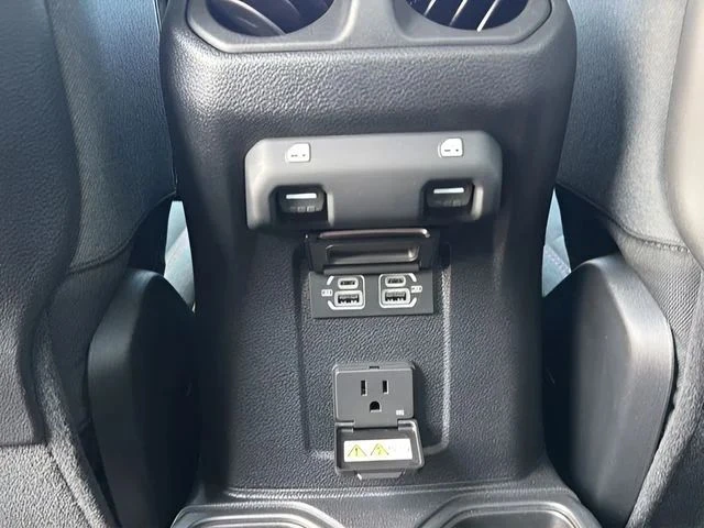 2024 Jeep JT Gladiator - Image 10 of 20