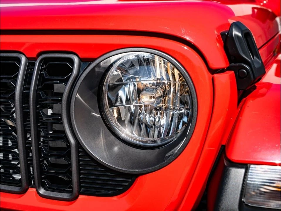 2024 Jeep JT Gladiator - Image 14 of 20