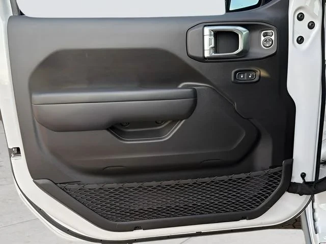 2024 Jeep JT Gladiator - Image 14 of 20