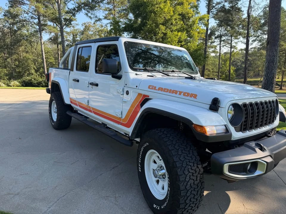 2024 Jeep JT Gladiator - Image 5 of 9