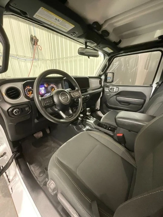 2024 Jeep JT Gladiator - Image 30 of 31