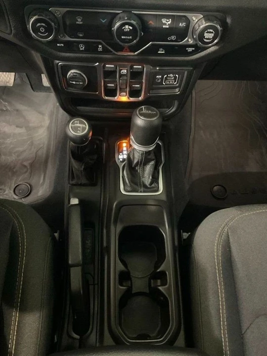 2024 Jeep JT Gladiator - Image 26 of 31
