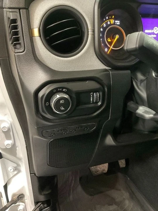 2024 Jeep JT Gladiator - Image 27 of 31