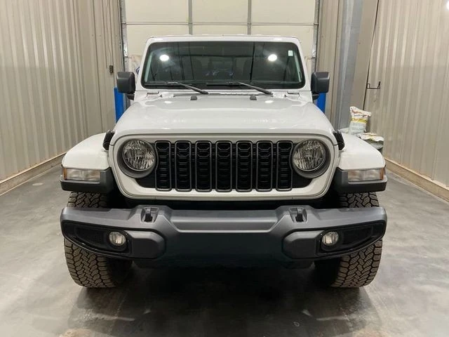 2024 Jeep JT Gladiator - Image 2 of 21