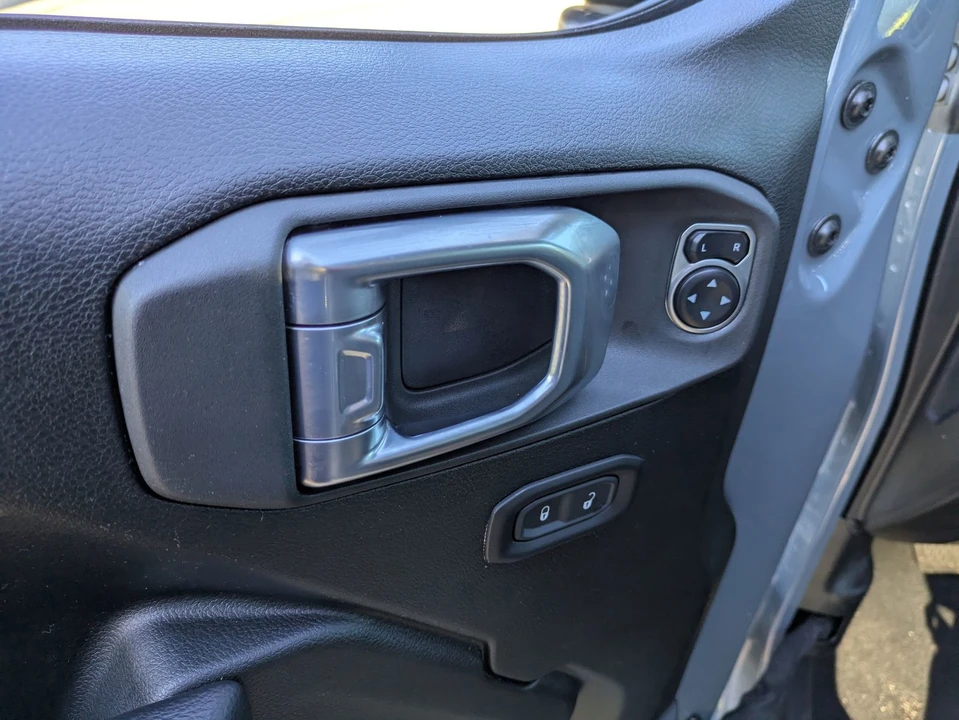 2024 Jeep JT Gladiator - Image 17 of 21