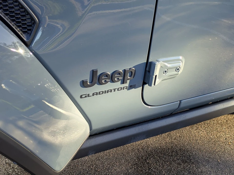 2024 Jeep JT Gladiator - Image 12 of 21
