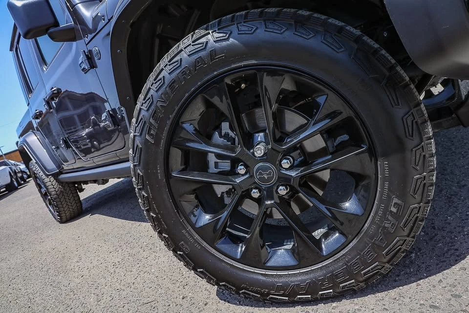 2024 Jeep JT Gladiator - Image 2 of 16