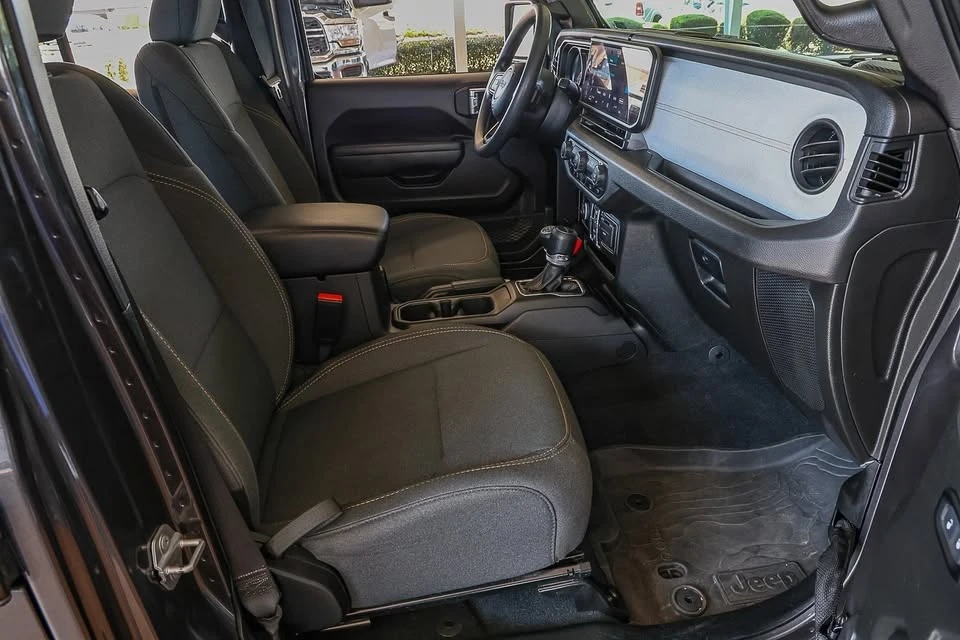 2024 Jeep JT Gladiator - Image 14 of 16