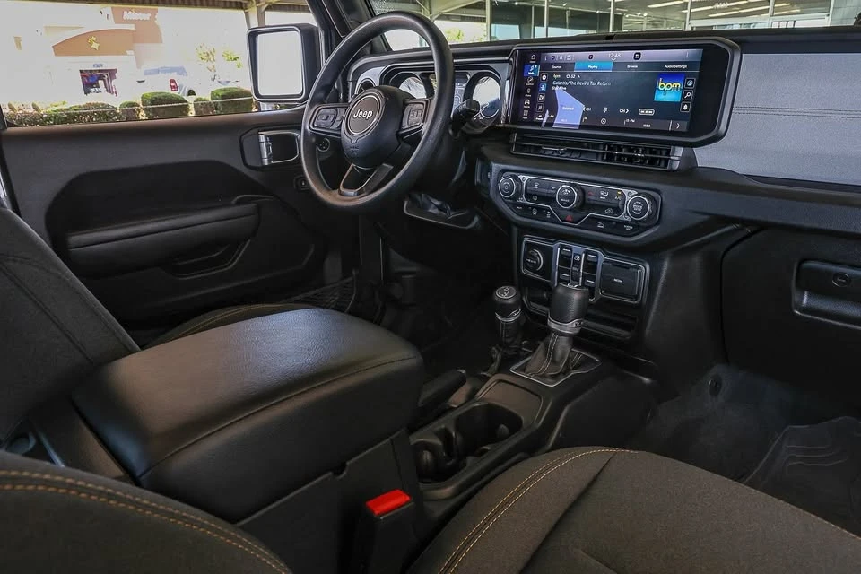 2024 Jeep JT Gladiator - Image 15 of 16