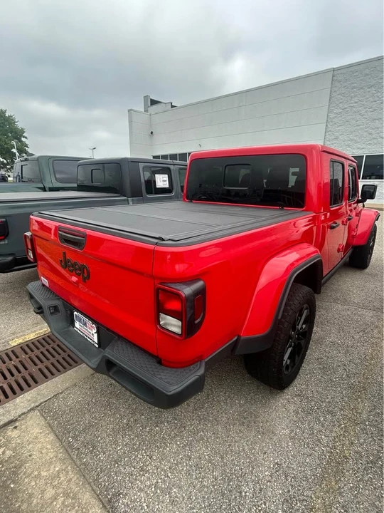 2024 Jeep JT Gladiator - Image 8 of 12