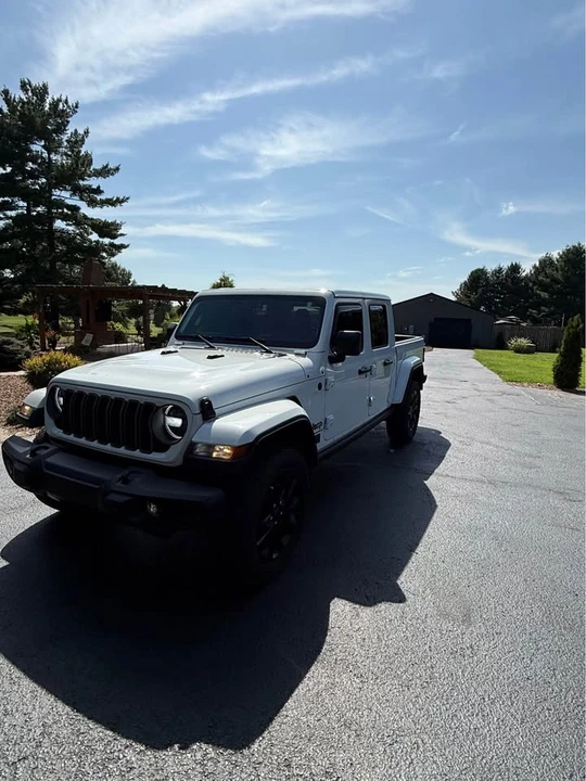 2024 Jeep JT Gladiator - Image 2 of 13