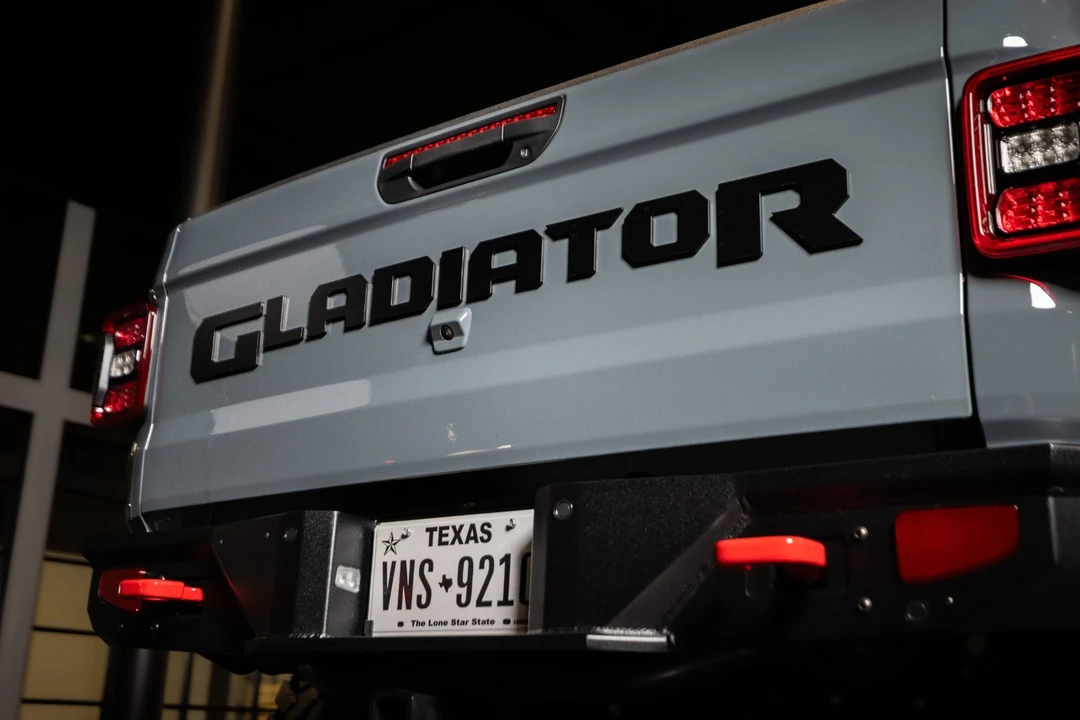 2024 Jeep JT Gladiator - Image 14 of 17