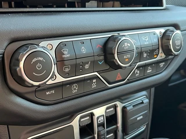 2024 Jeep JT Gladiator - Image 15 of 19