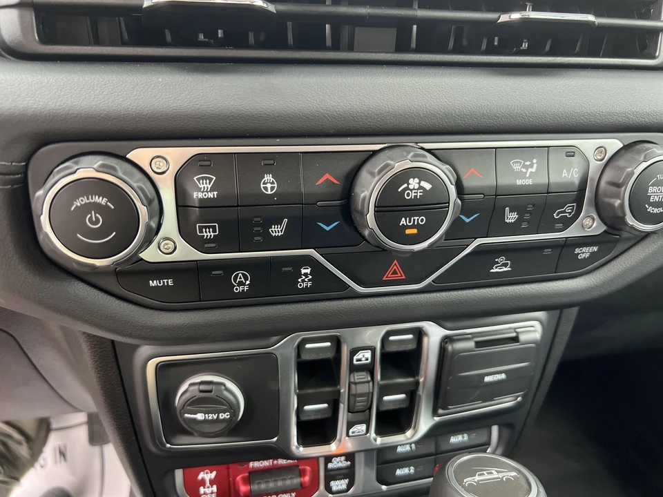 2024 Jeep JT Gladiator - Image 20 of 21