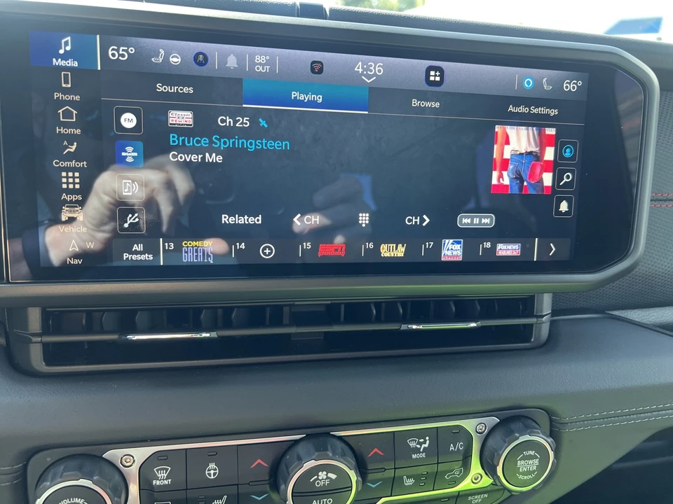 2024 Jeep JT Gladiator - Image 25 of 31