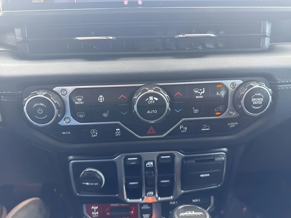 2024 Jeep JT Gladiator - Image 18 of 31