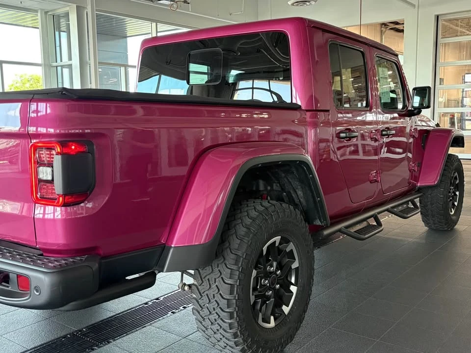 2024 Jeep JT Gladiator - Image 10 of 12