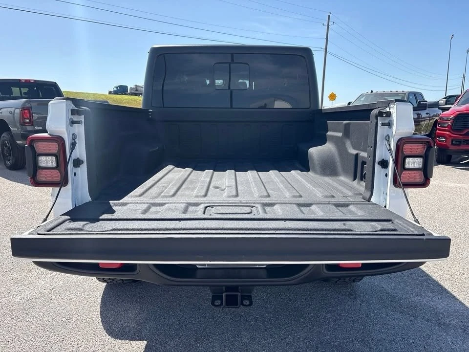 2024 Jeep JT Gladiator - Image 11 of 12