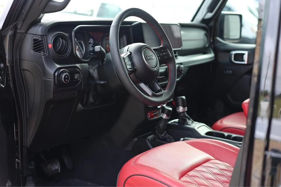 2024 Jeep JT Gladiator - Image 17 of 20