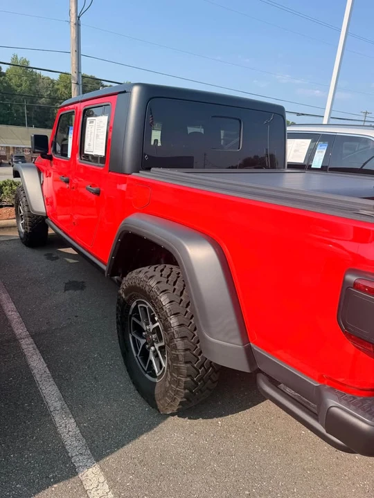 2024 Jeep JT Gladiator - Image 3 of 8