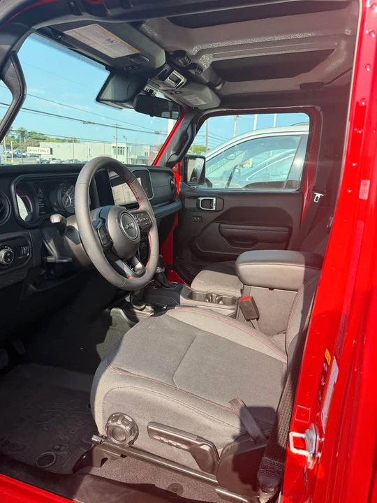 2024 Jeep JT Gladiator - Image 7 of 8