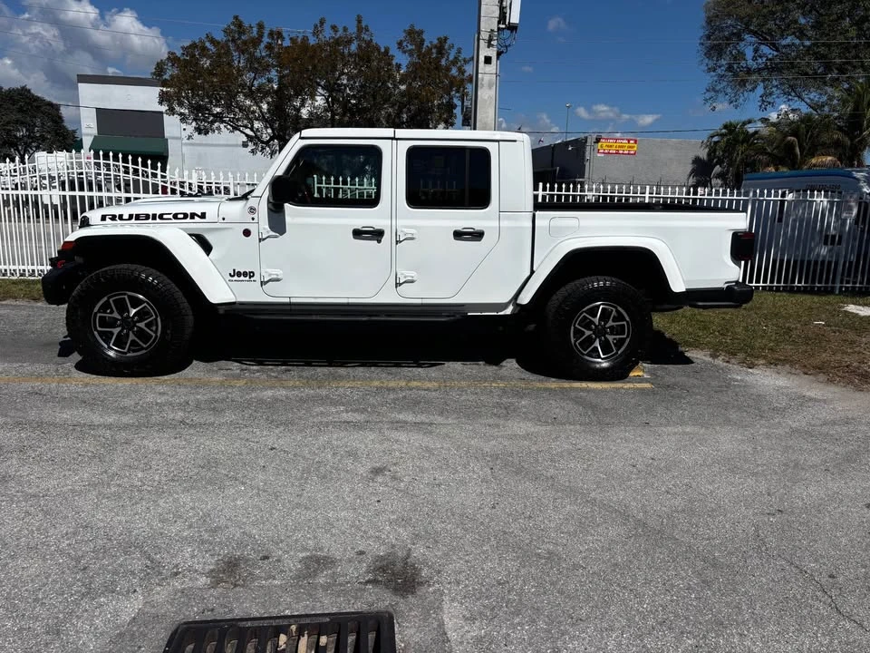 2024 Jeep JT Gladiator - Image 2 of 8