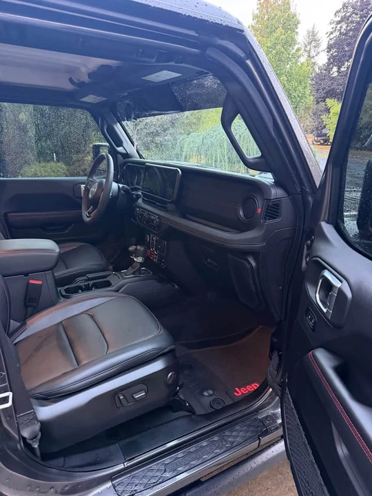 2024 Jeep JT Gladiator - Image 15 of 18
