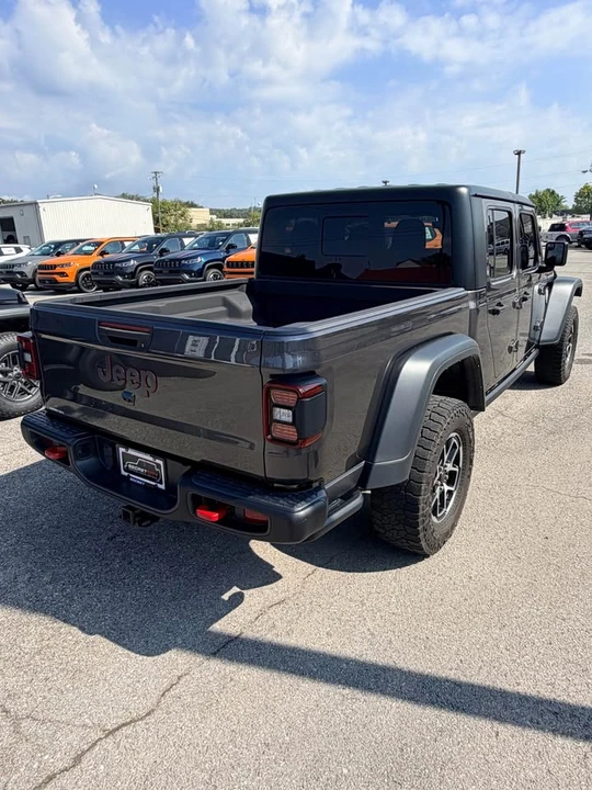 2024 Jeep JT Gladiator - Image 8 of 10