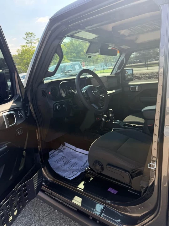 2024 Jeep JT Gladiator - Image 3 of 10
