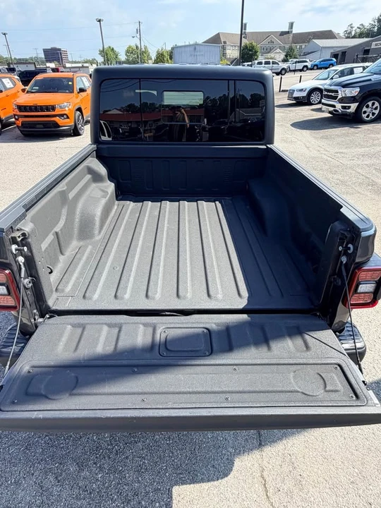 2024 Jeep JT Gladiator - Image 7 of 10