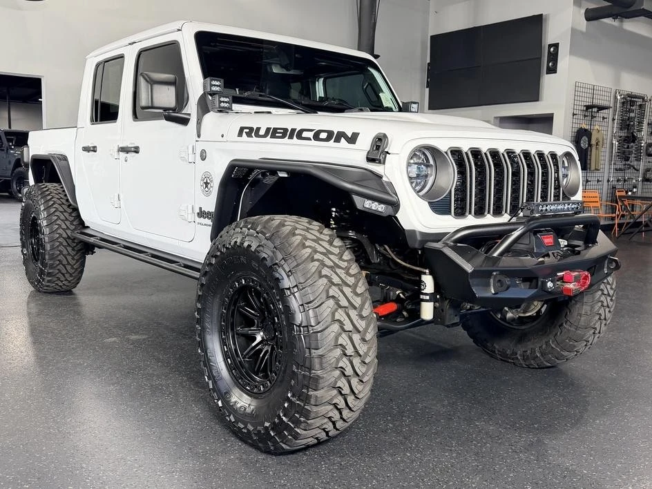 2024 Jeep JT Gladiator - Image 2 of 31