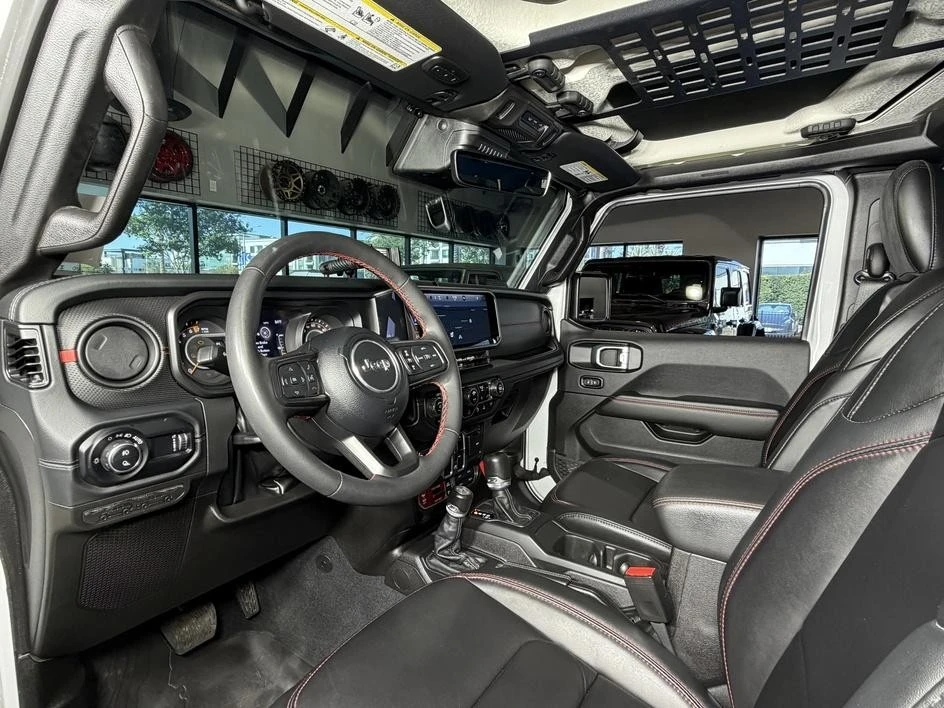 2024 Jeep JT Gladiator - Image 18 of 31