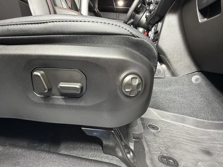 2024 Jeep JT Gladiator - Image 22 of 31