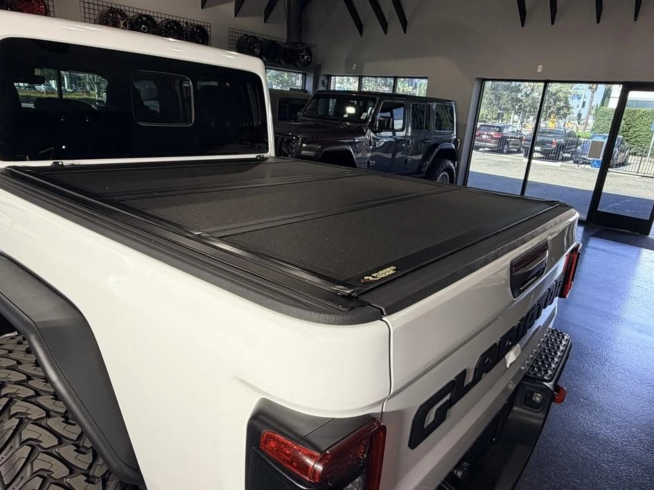 2024 Jeep JT Gladiator - Image 12 of 31