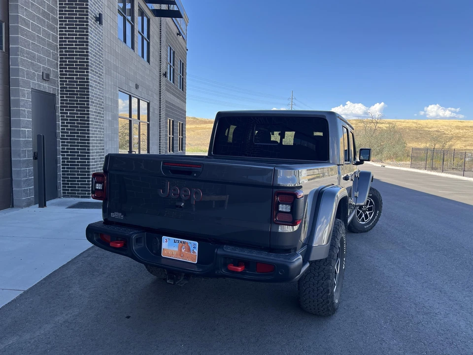 2024 Jeep JT Gladiator - Image 17 of 31