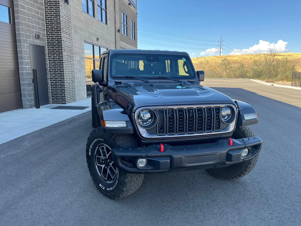 2024 Jeep JT Gladiator - Image 25 of 31