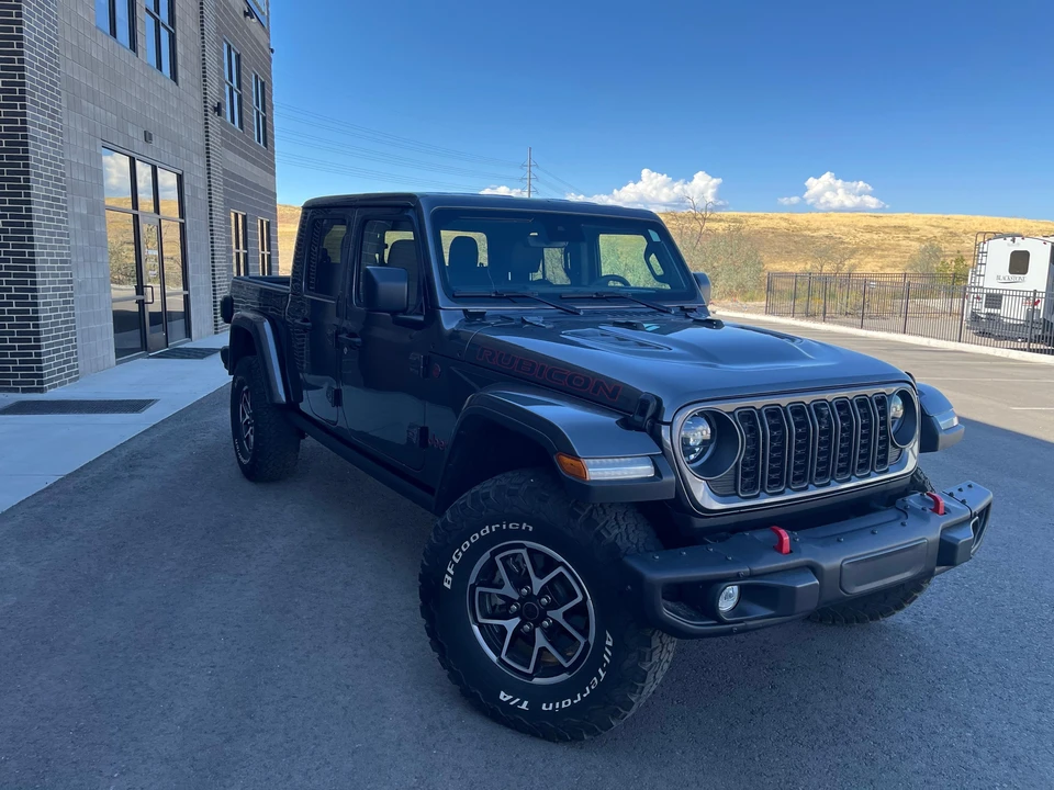 2024 Jeep JT Gladiator - Image 23 of 31