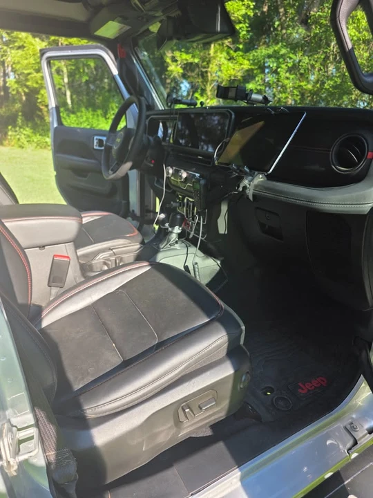 2024 Jeep JT Gladiator - Image 18 of 20