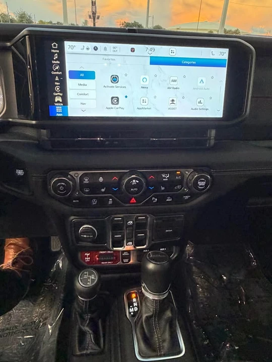 2024 Jeep JT Gladiator - Image 10 of 10