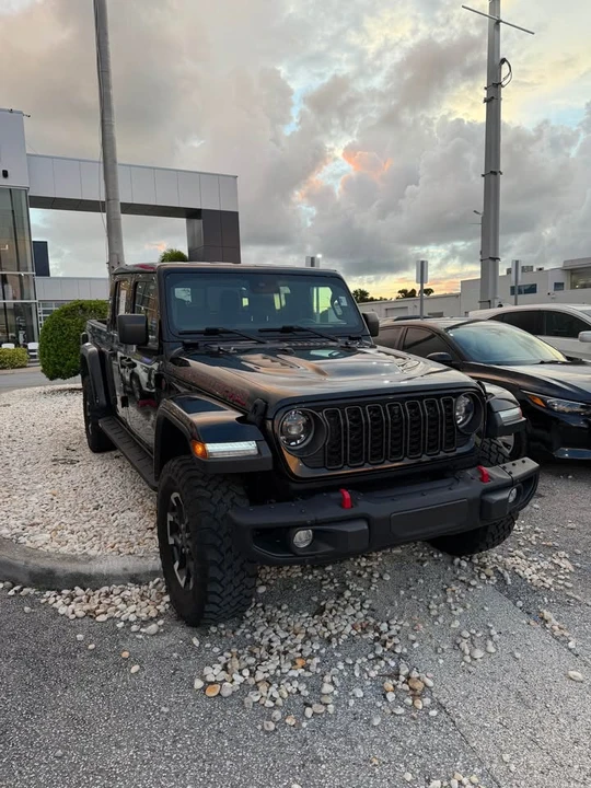 2024 Jeep JT Gladiator - Image 2 of 10