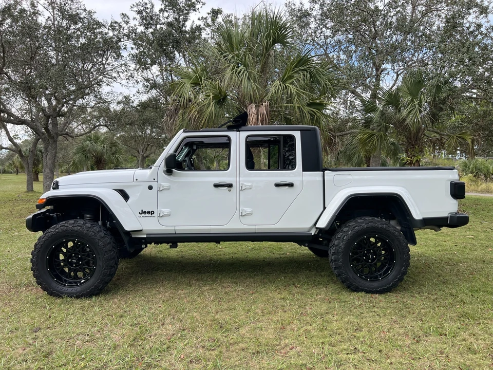 2024 Jeep JT Gladiator - Image 12 of 20