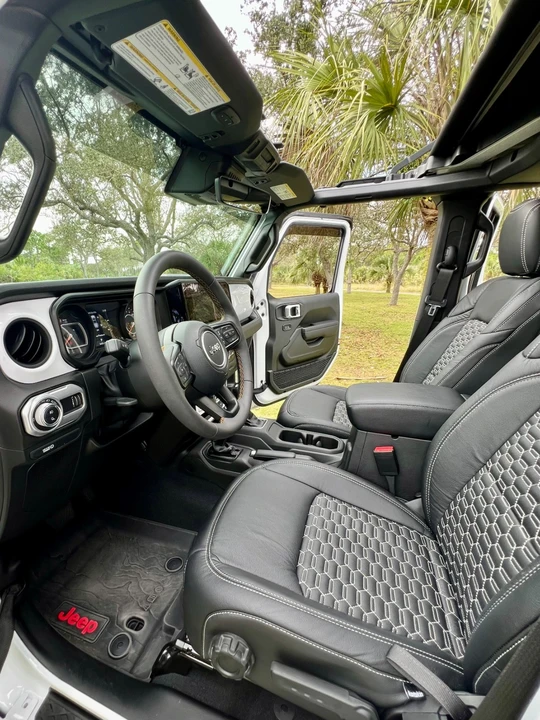 2024 Jeep JT Gladiator - Image 9 of 20