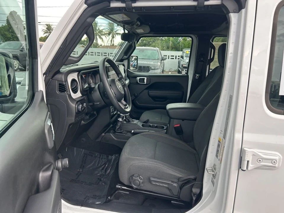 2024 Jeep JT Gladiator - Image 9 of 12